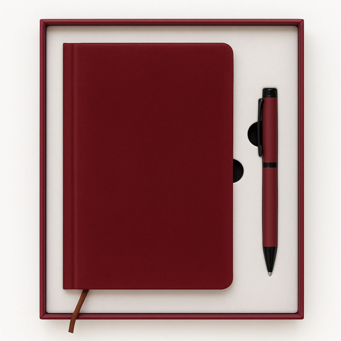 تفاصيل طقم الدفتر والقلم العنابي — Burgundy notebook and pen set details